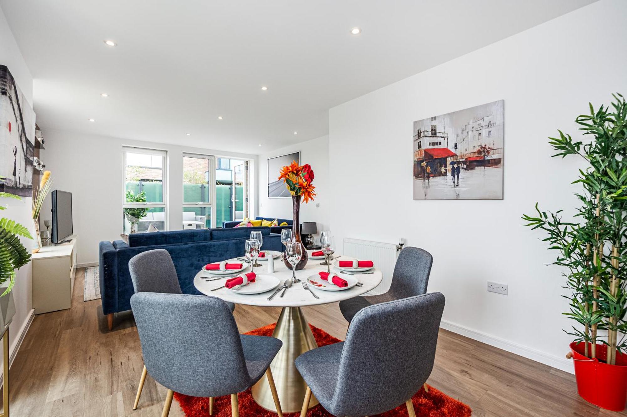 Chiswick Park 3 Bed 3 Bath West London - Parking Apartment Exterior photo